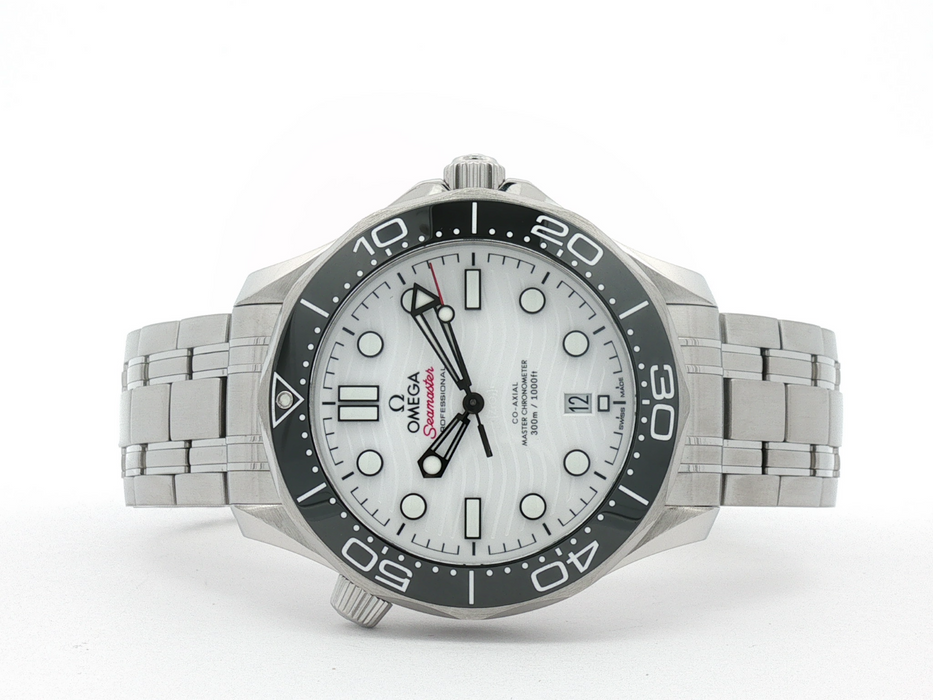 8816183