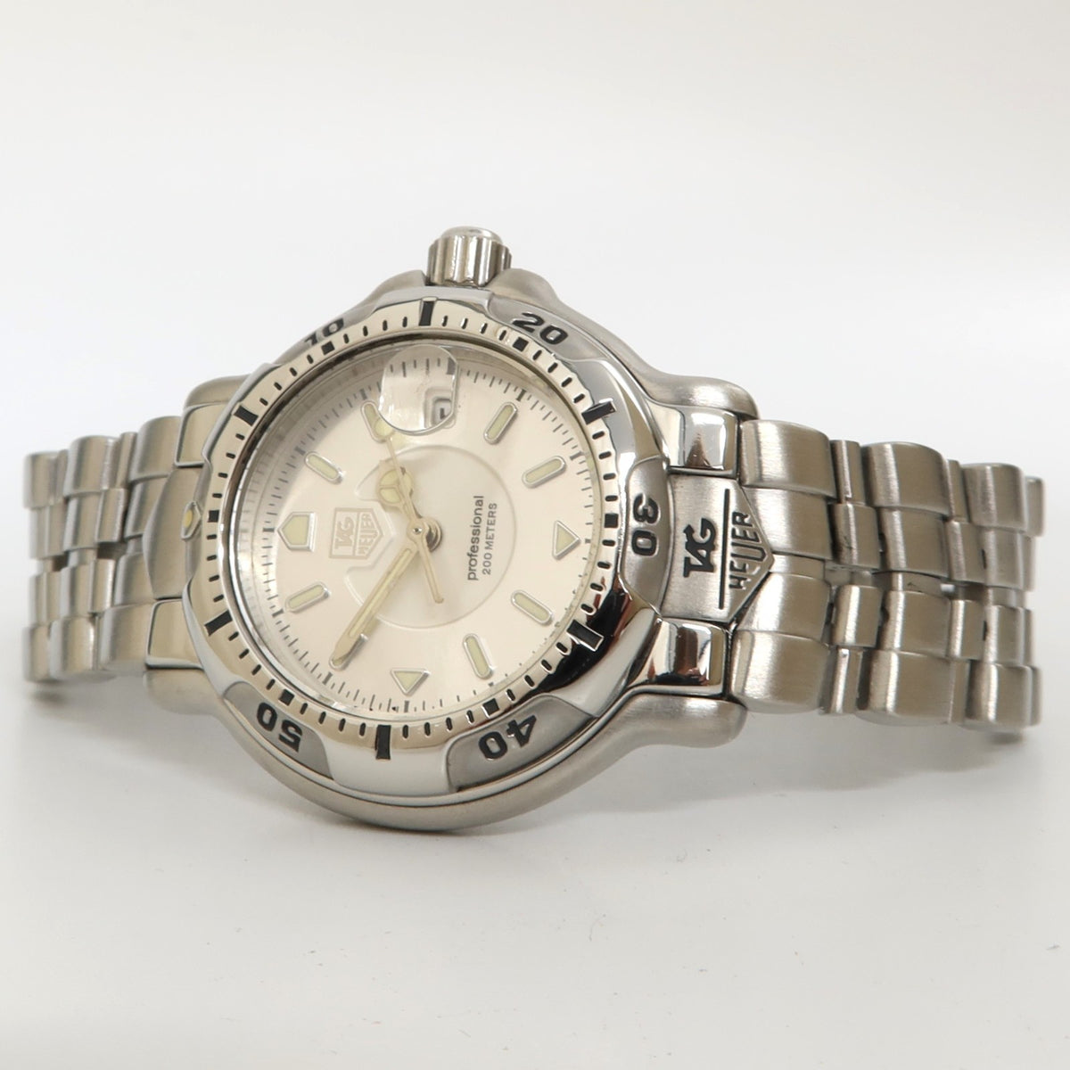 TAG Heuer 6000 Series Quartz Ladies Silver Dial 28MM Stainless Steel W